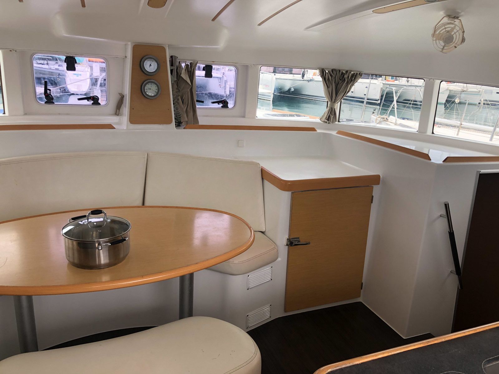 Lagoon 380 S2 | Comic Strip