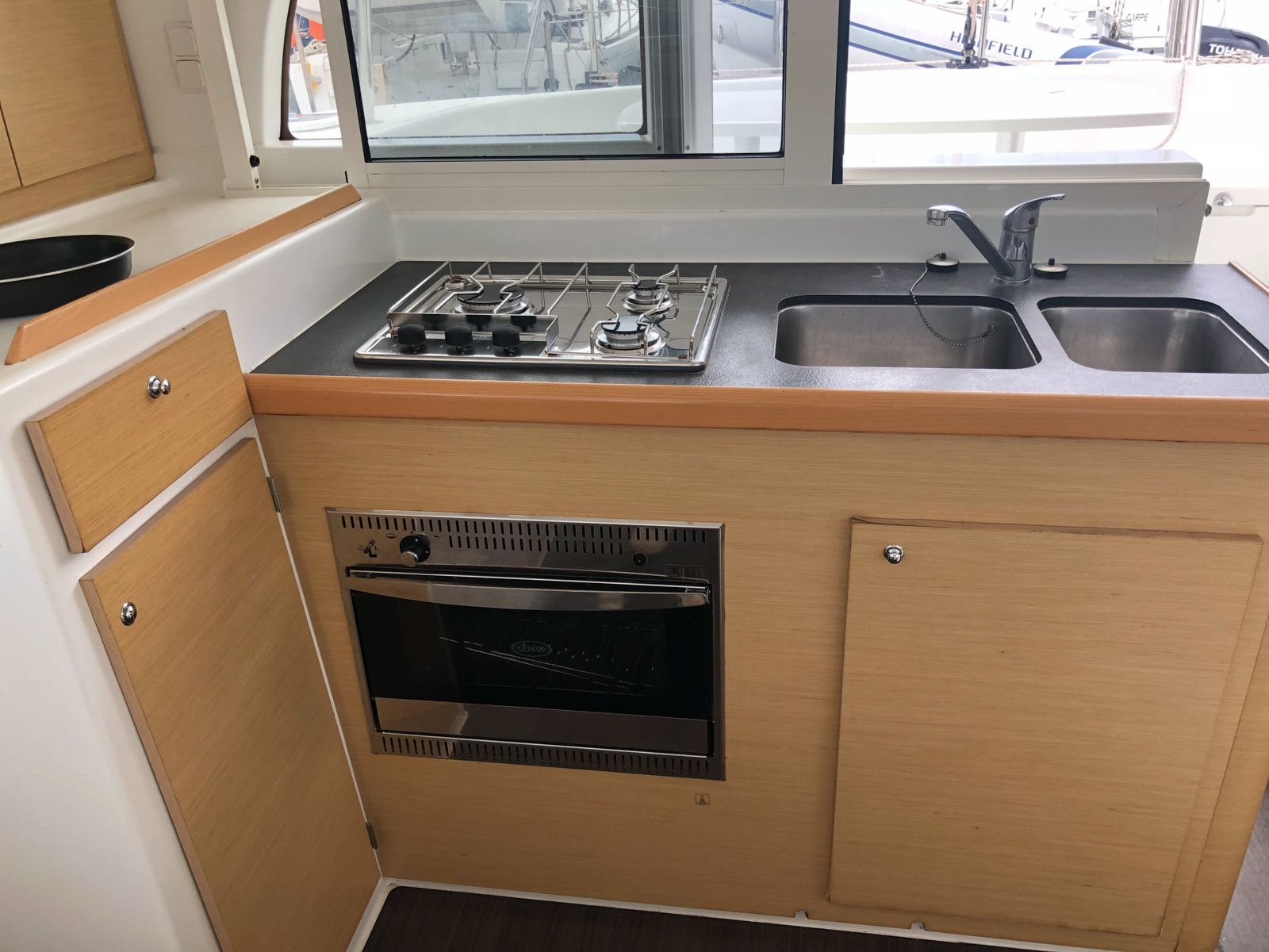 Lagoon 380 S2 | Comic Strip