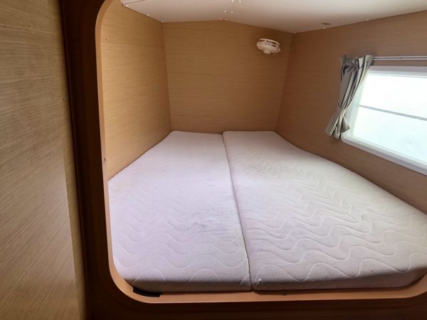 Lagoon 380 S2 | Comic Strip