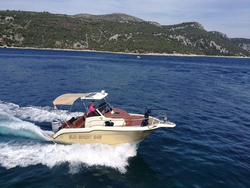 Sea Ray 845 | Sun Sport