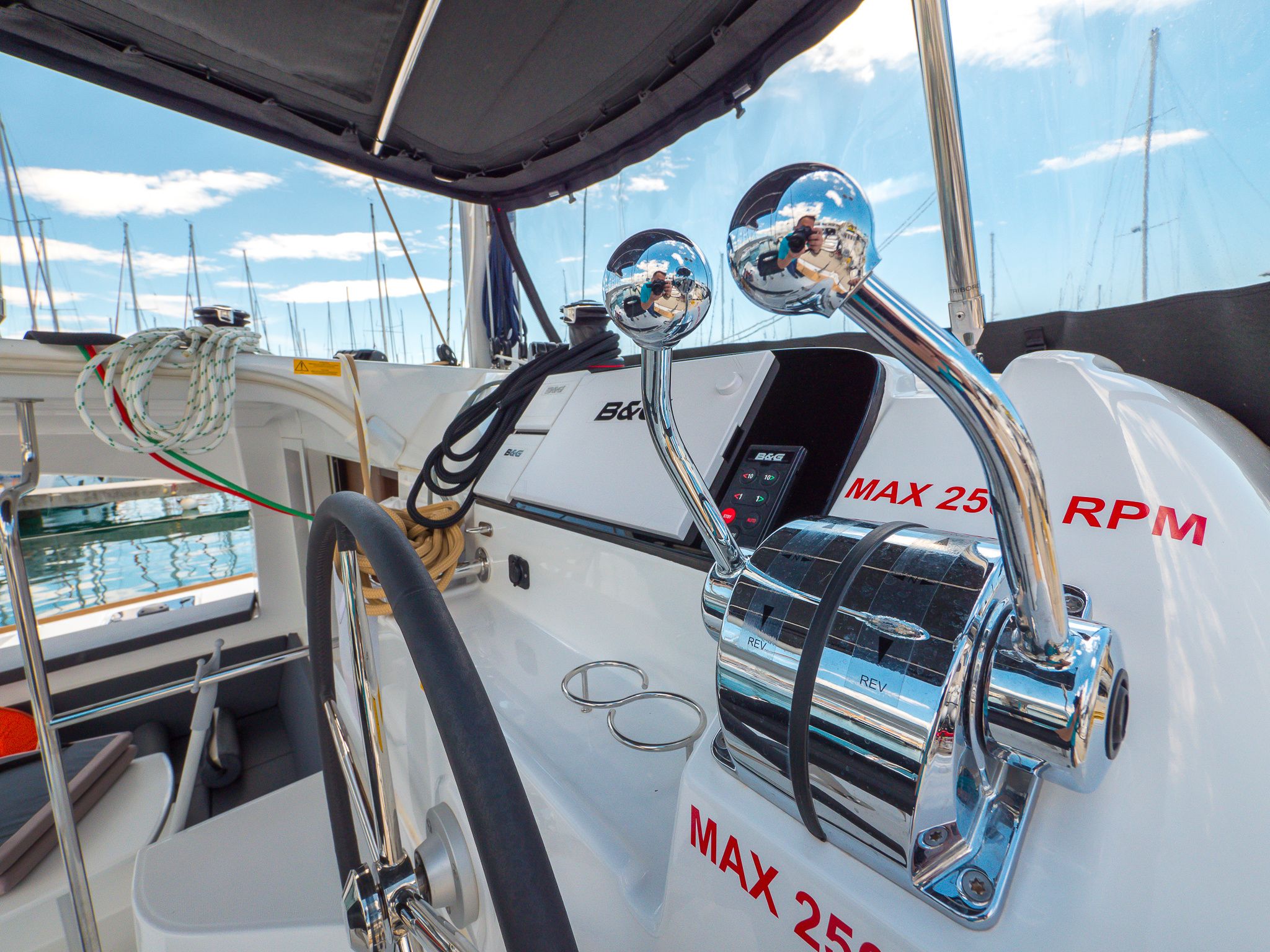 Lagoon 40 | Blue Eyes