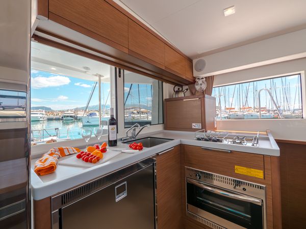 Lagoon 40 | Blue Eyes