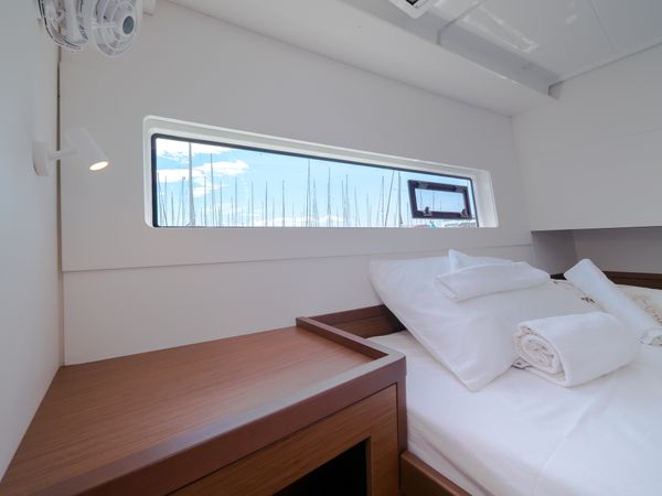 Lagoon 40 | Blue Eyes