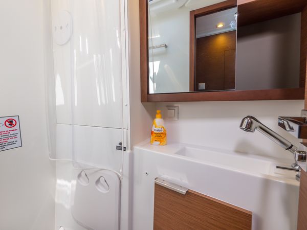 Lagoon 40 | Blue Eyes