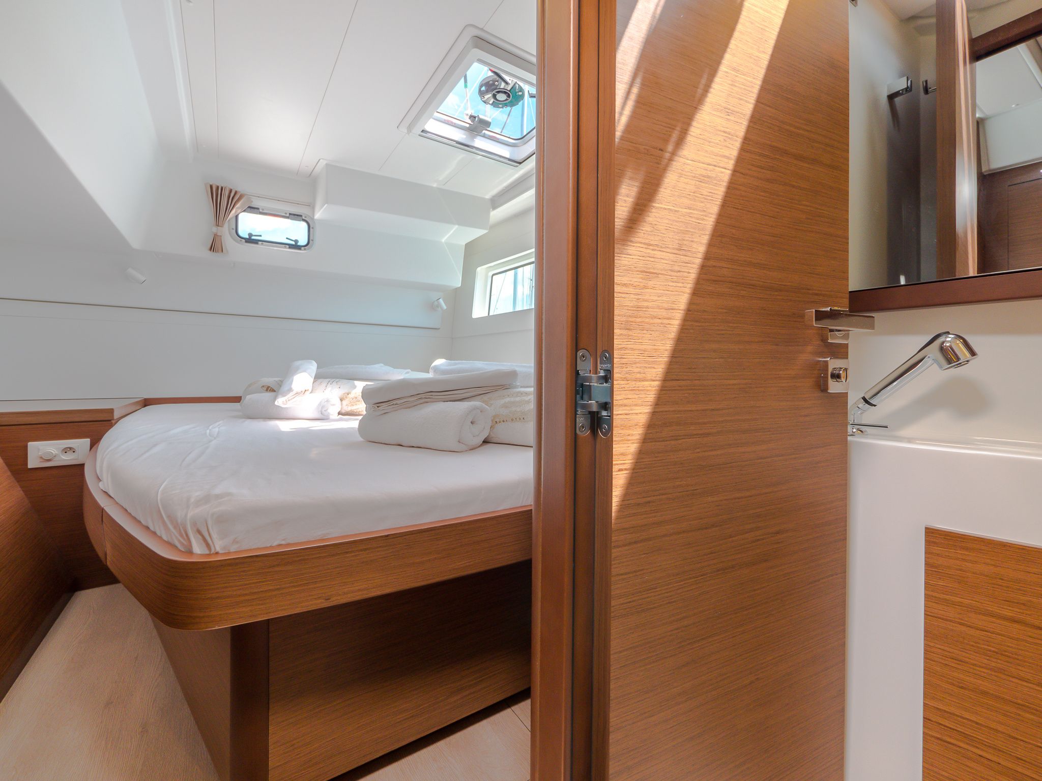 Lagoon 40 | Blue Eyes