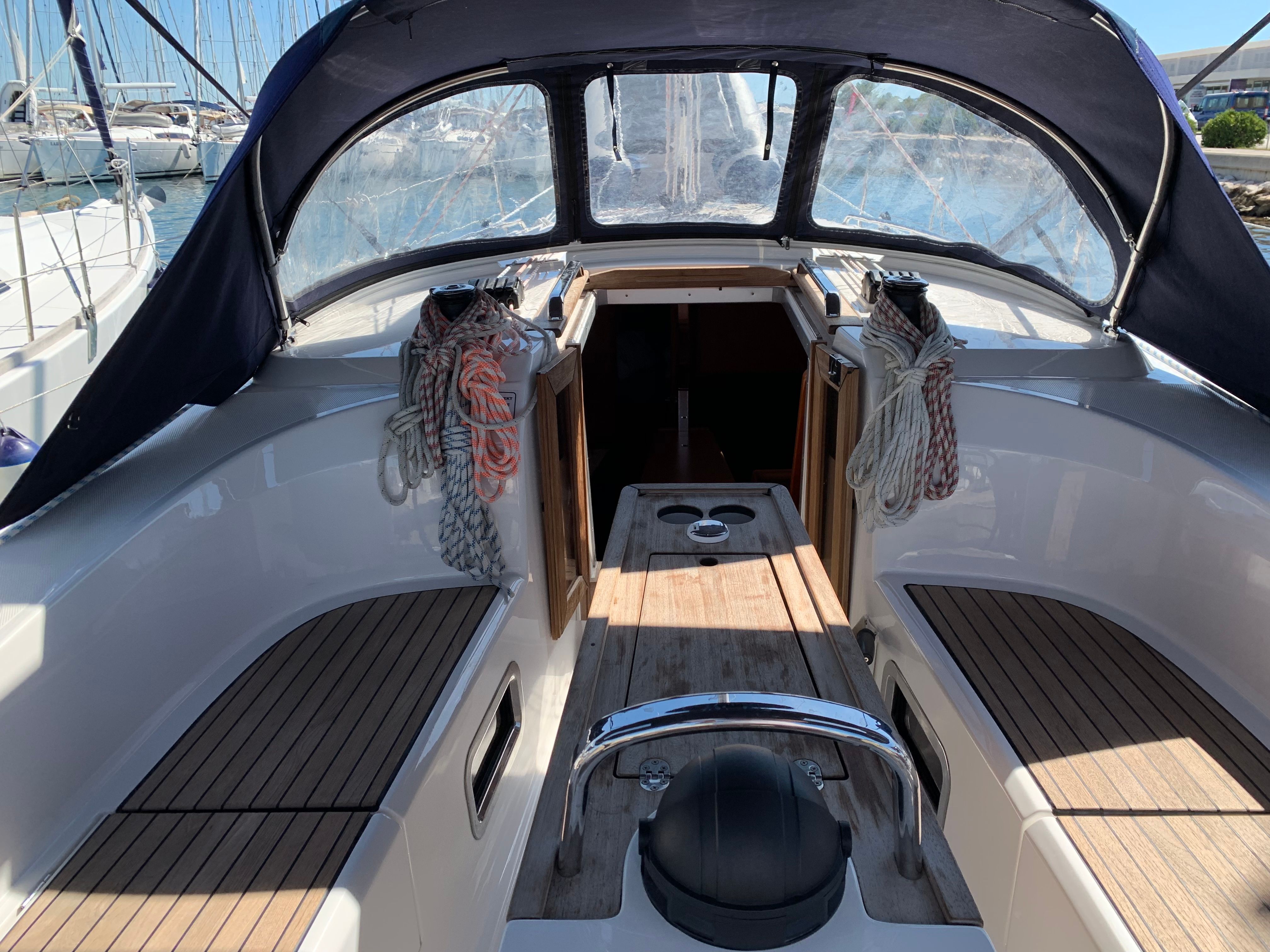 Bavaria Cruiser 34 | Lotus