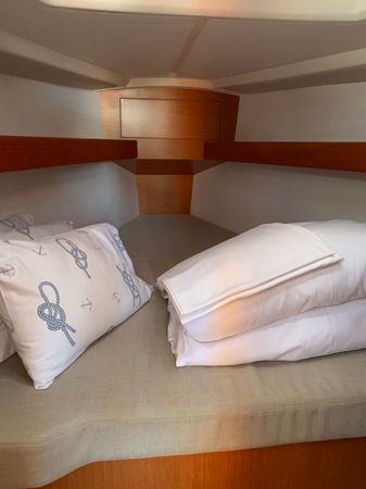 Bavaria Cruiser 34 | Lotus