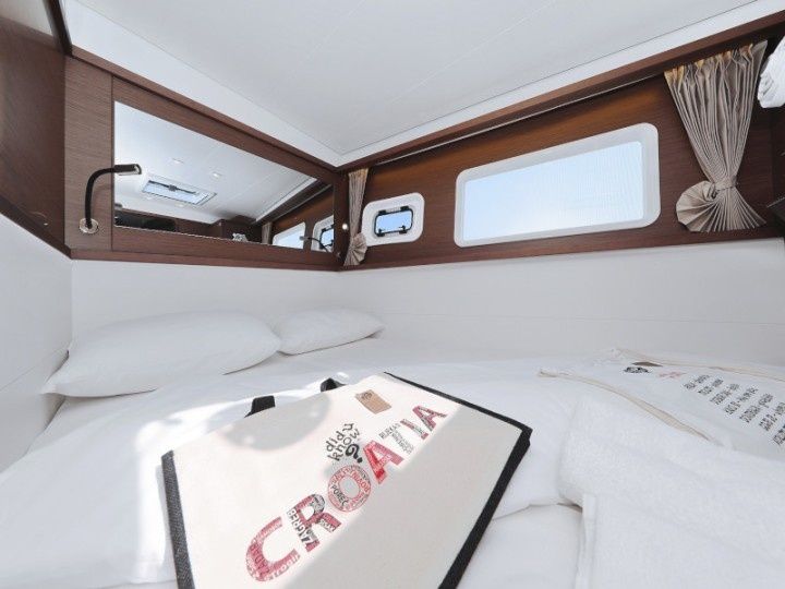 Lagoon 450 F | Hot Stuff