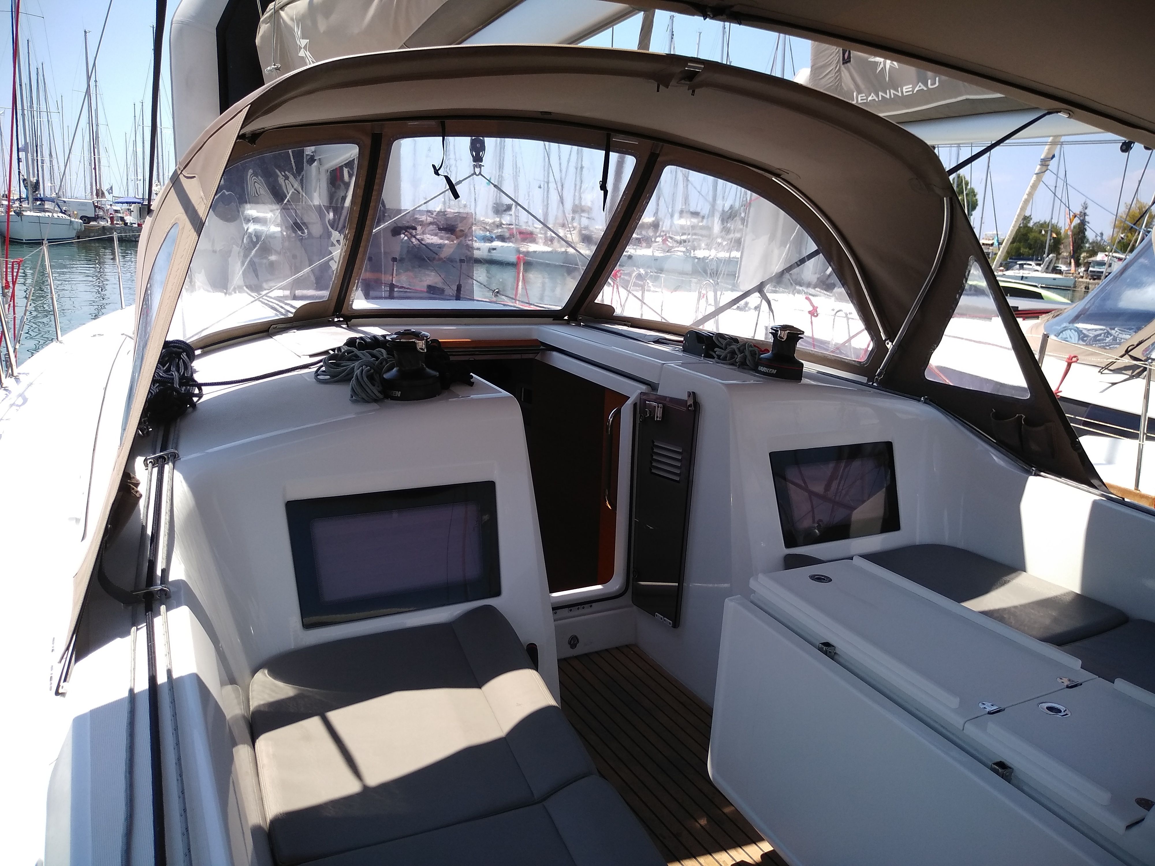 Jeanneau Sun Odyssey 410 | Aquaholic