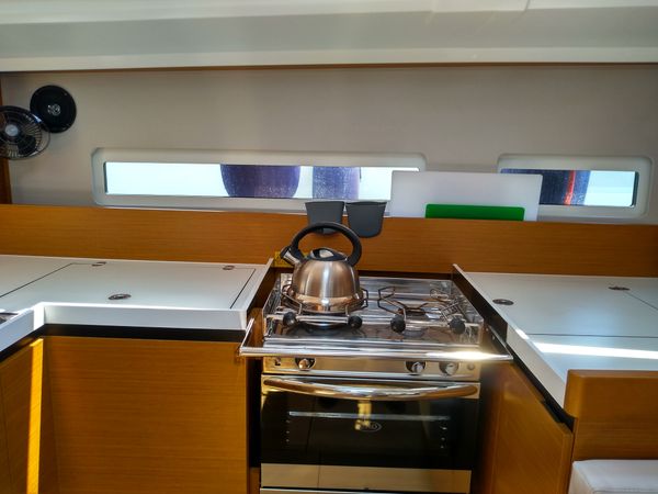 Jeanneau Sun Odyssey 410 | Aquaholic