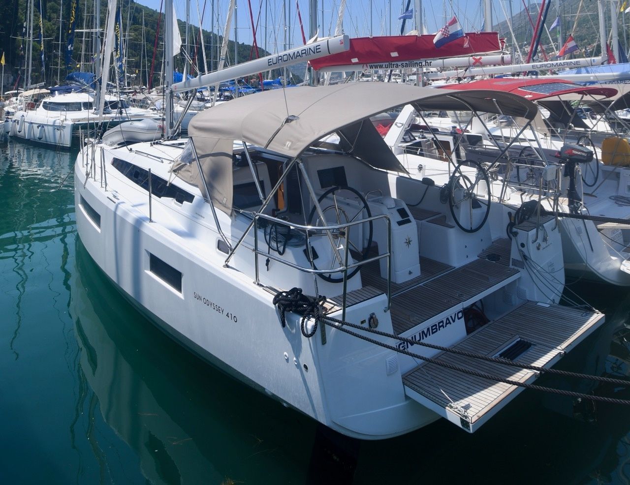 Jeanneau Sun Odyssey 410 | Signum Bravo