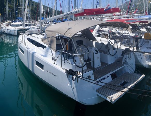 Jeanneau Sun Odyssey 410 | Signum Bravo
