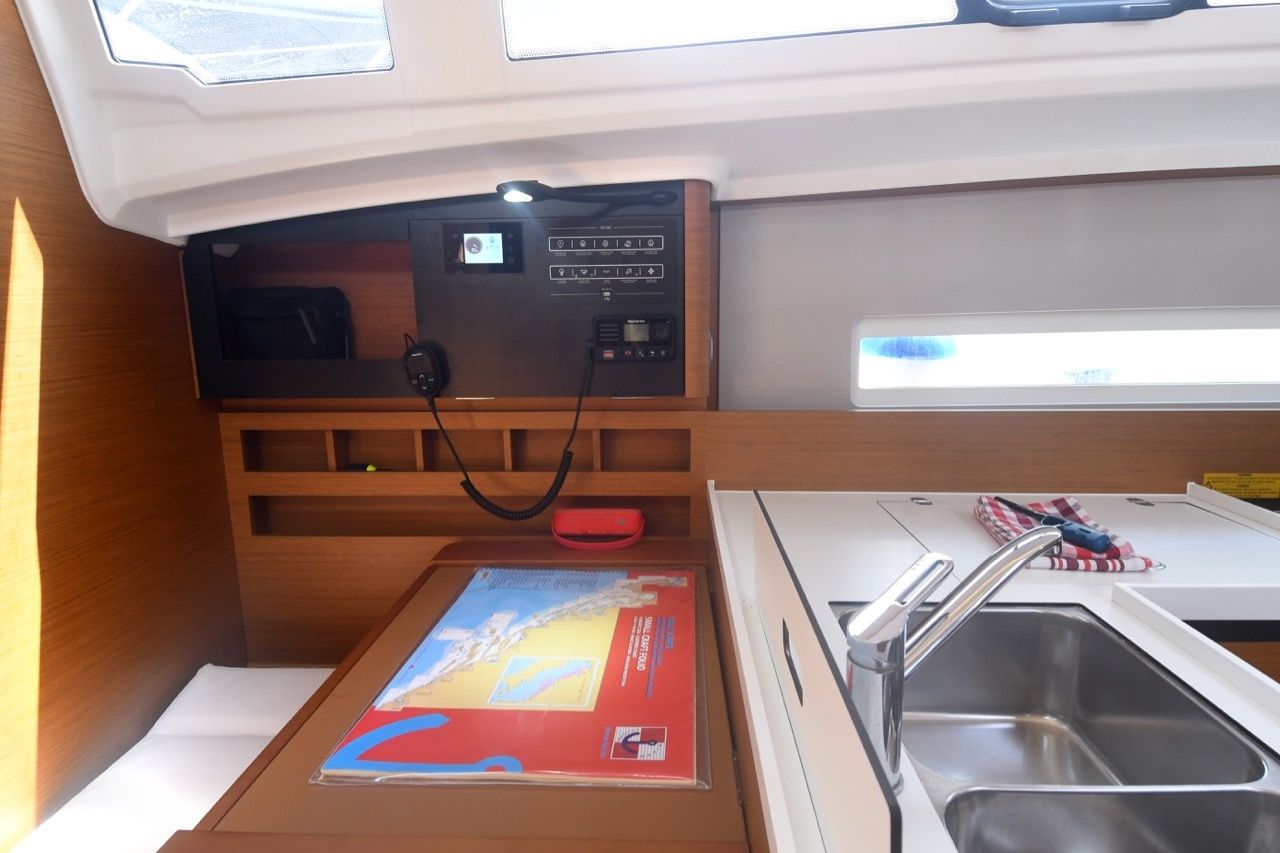 Jeanneau Sun Odyssey 410 | Signum Bravo