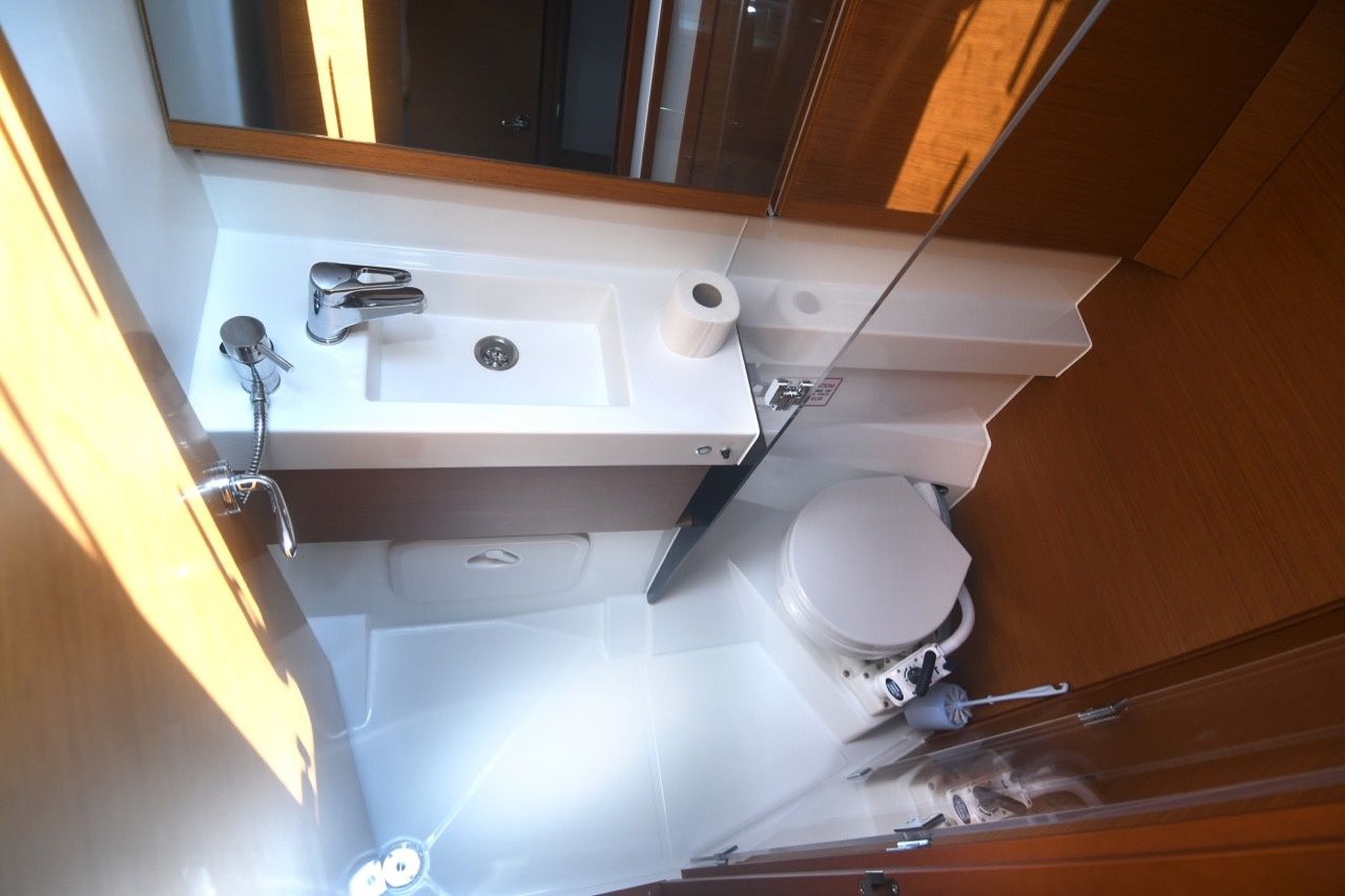 Jeanneau Sun Odyssey 410 | Signum Bravo
