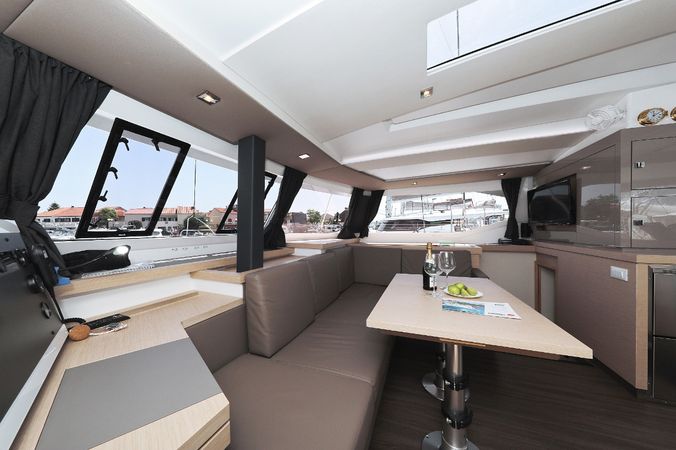 Fountaine Pajot Astrea 42 | Bella 5