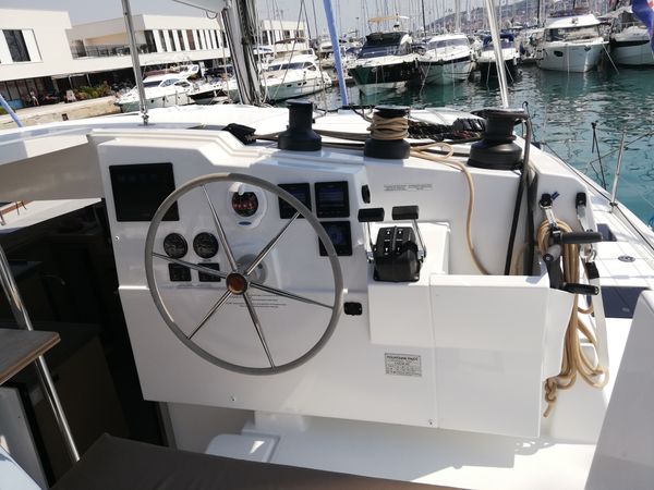 Fountaine Pajot Lucia 40 | Shanti