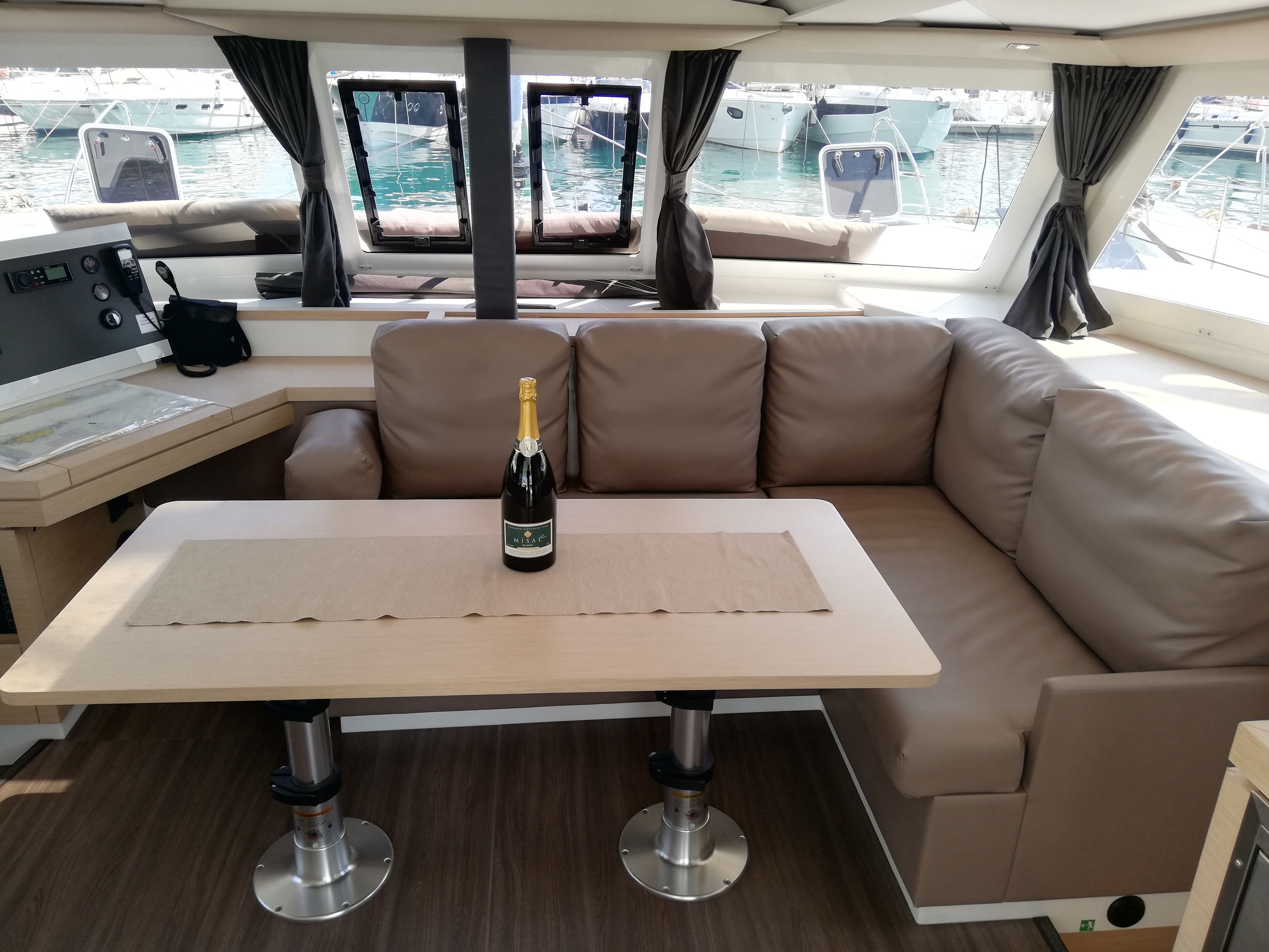 Fountaine Pajot Lucia 40 | Shanti