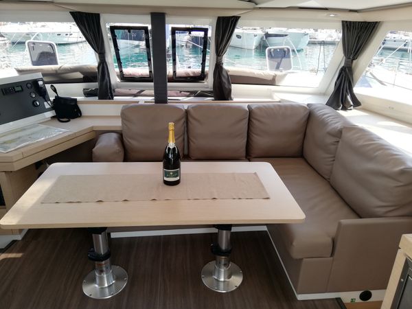 Fountaine Pajot Lucia 40 | Shanti