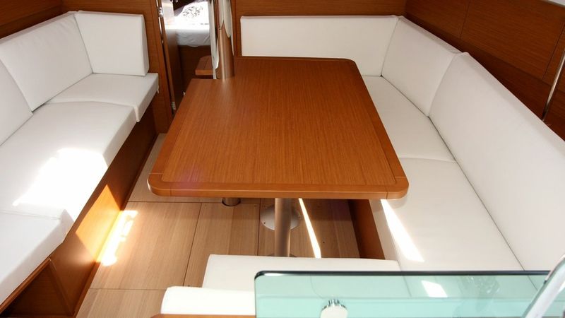 Jeanneau Sun Odyssey 389 | Tara