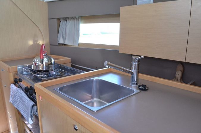 Beneteau Oceanis 38 | Cvita