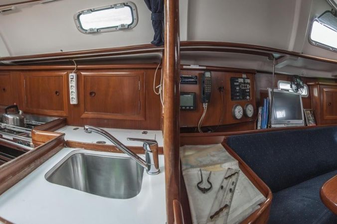 Beneteau Oceanis Clipper 331 | Romantika