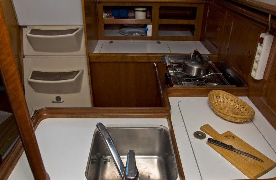 Beneteau Oceanis Clipper 331 | Romantika