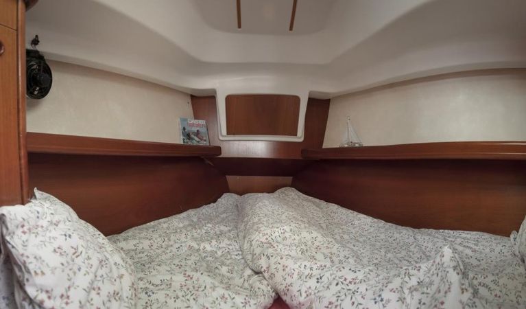 Beneteau Oceanis Clipper 331 | Romantika