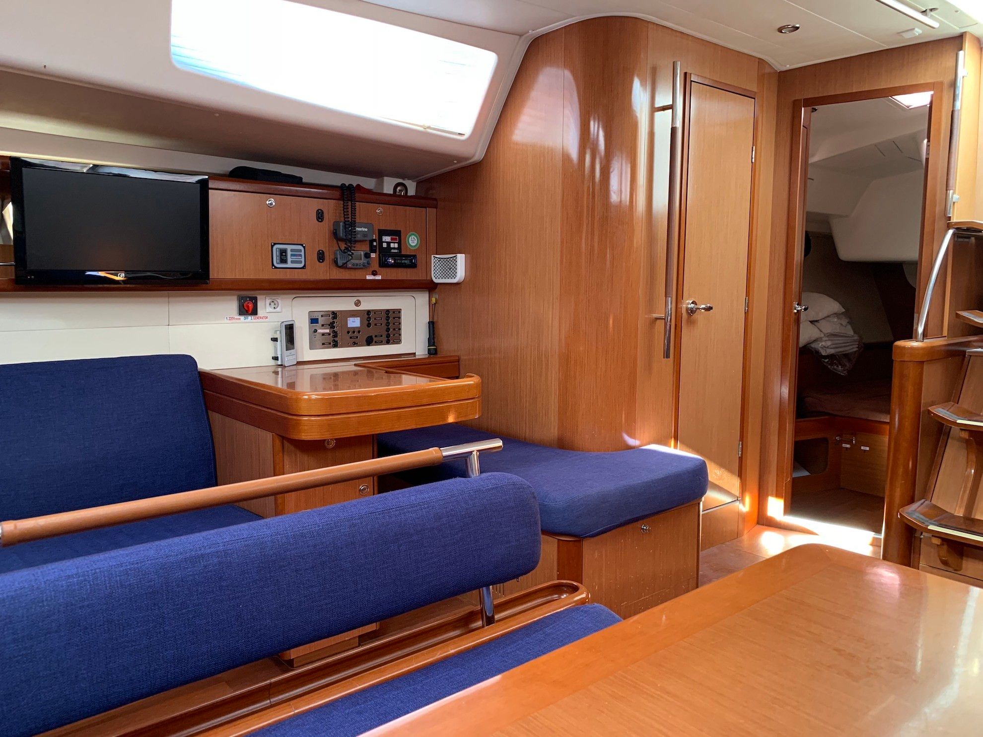 Beneteau Oceanis 54 | Sirena De Oro
