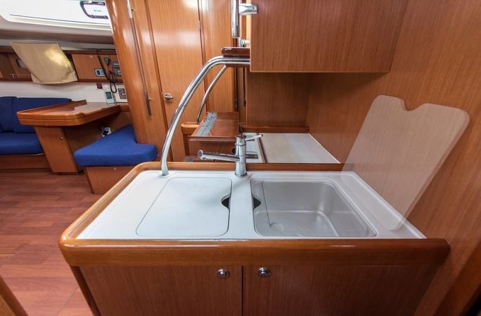 Beneteau Oceanis 54 | Sirena De Oro