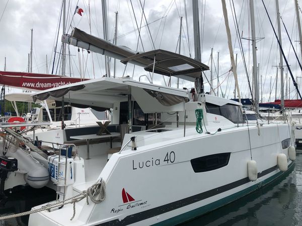 Fountaine Pajot Lucia 40 | Balisier