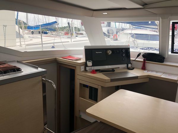 Fountaine Pajot Lucia 40 | Balisier