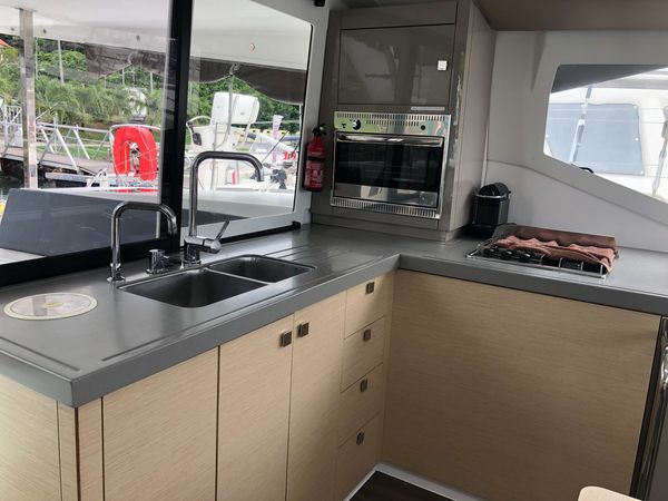 Fountaine Pajot Lucia 40 | Balisier