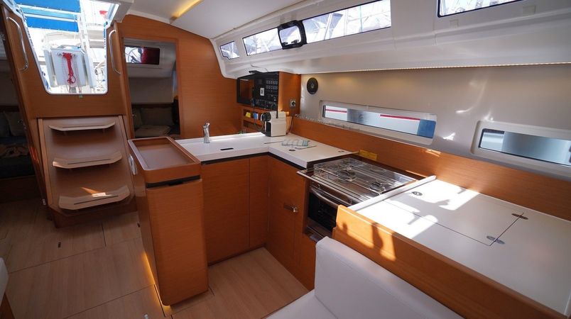 Jeanneau Sun Odyssey 410 | Free Me