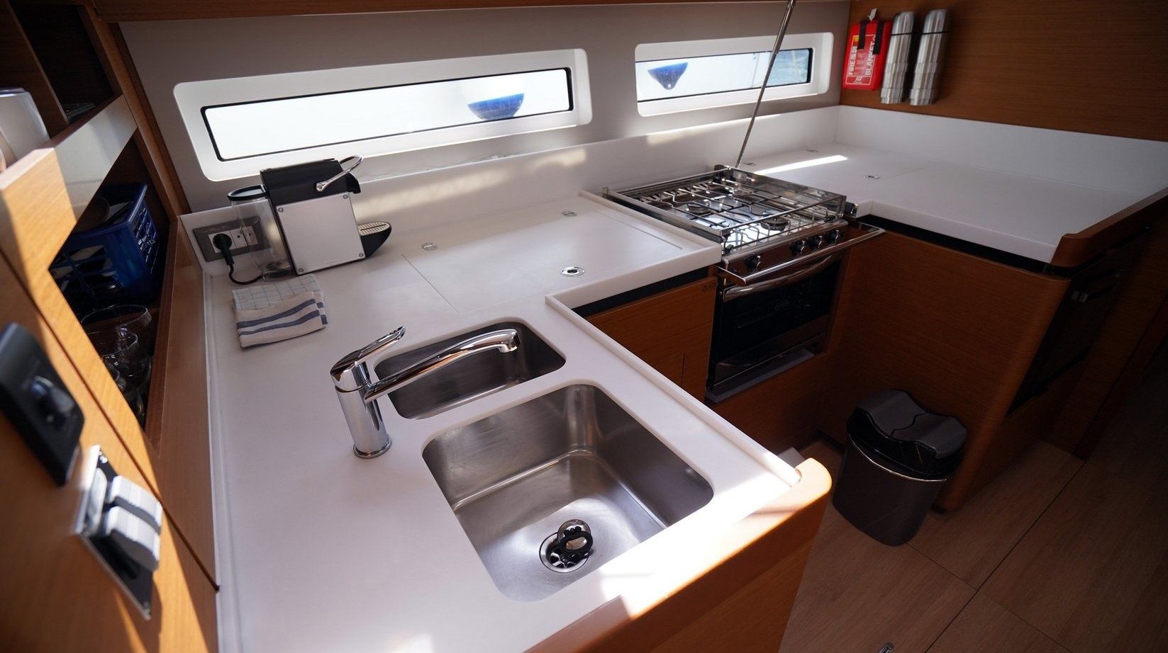 Jeanneau Sun Odyssey 490 | Red Marlin