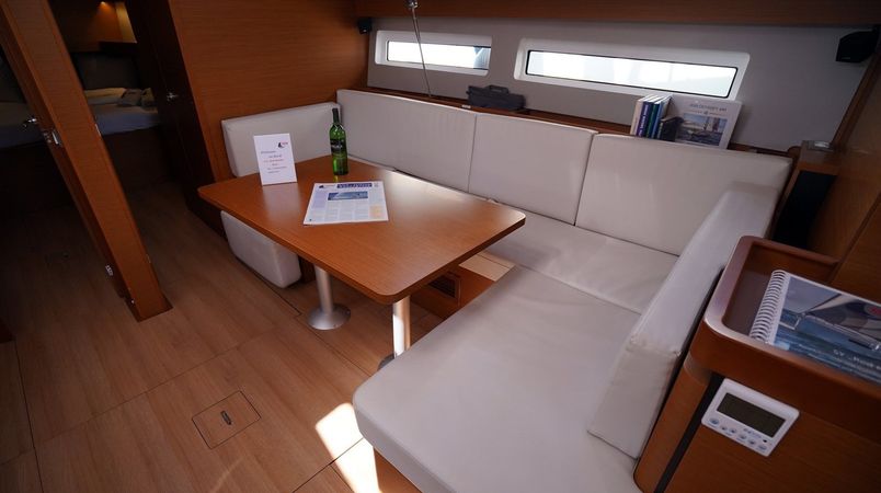 Jeanneau Sun Odyssey 490 | Red Marlin