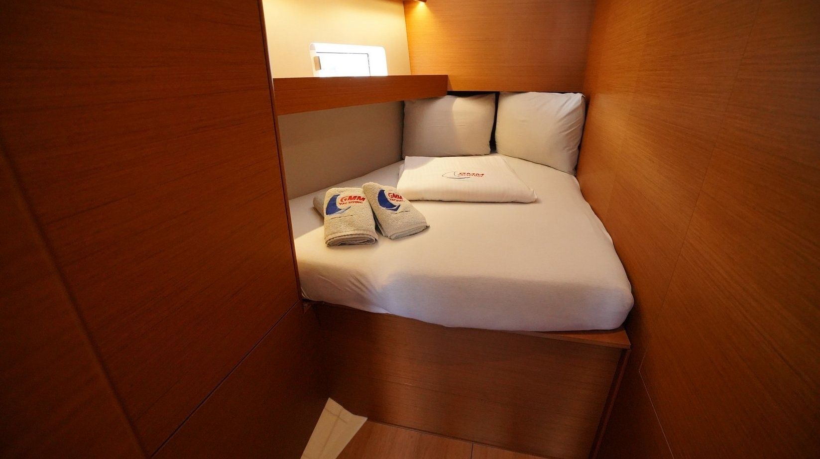 Jeanneau Sun Odyssey 490 | Red Marlin