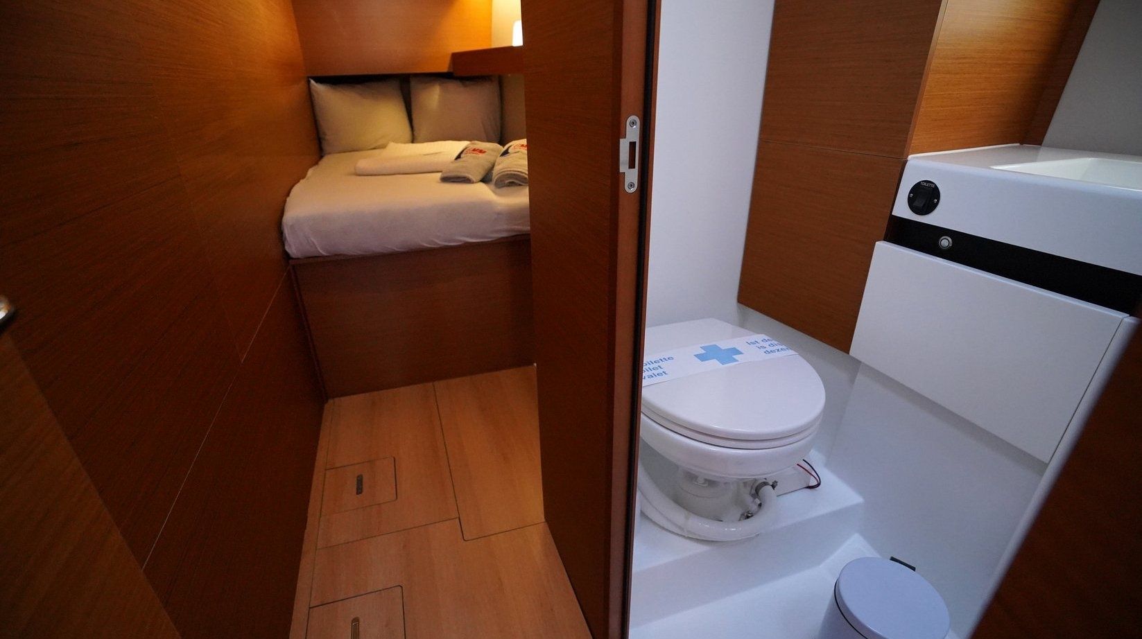 Jeanneau Sun Odyssey 490 | Red Marlin