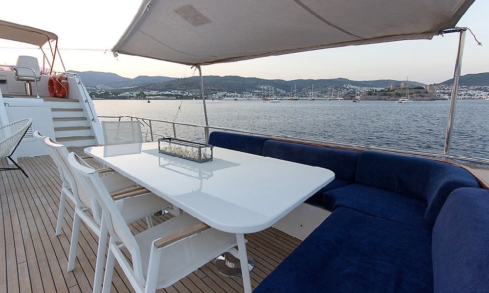 Trawler 77 | Troy Explorer