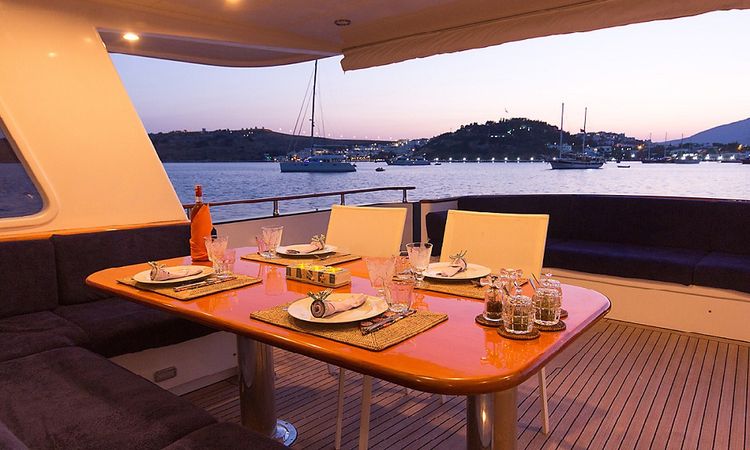 Trawler 77 | Troy Explorer