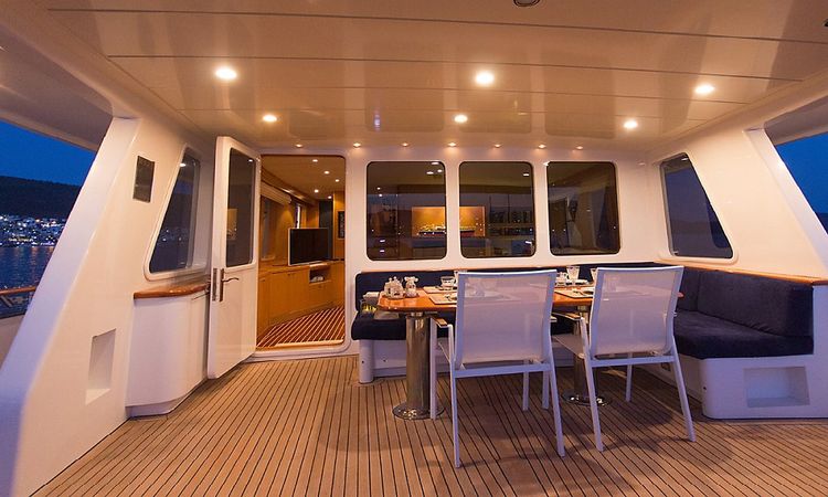 Trawler 77 | Troy Explorer