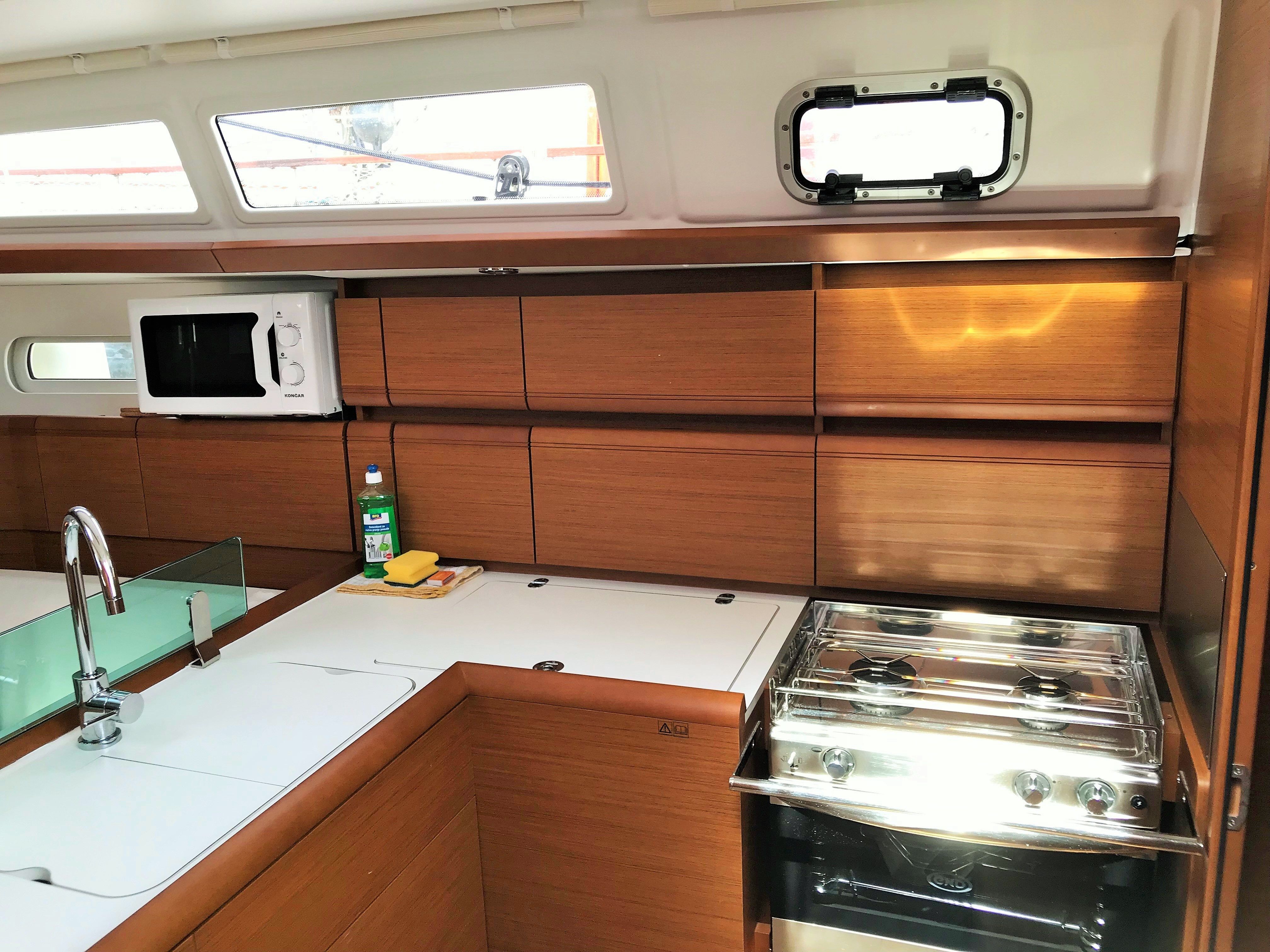 Jeanneau Sun Odyssey 389 | Freddie