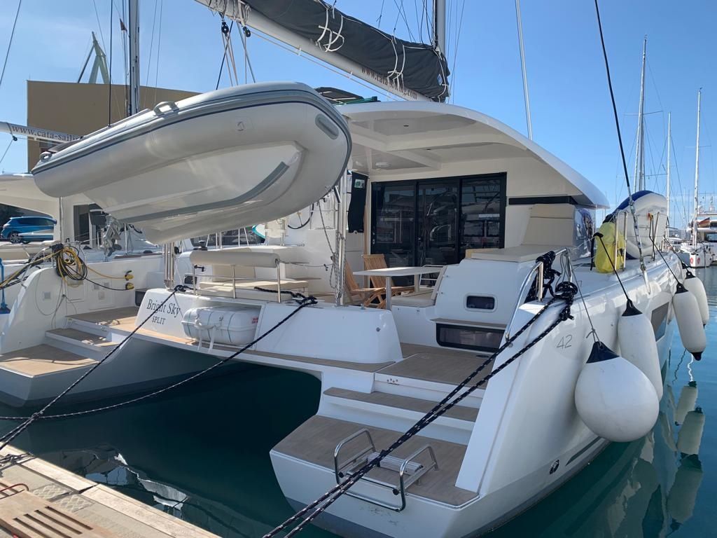 Lagoon 42 | Bright Sky