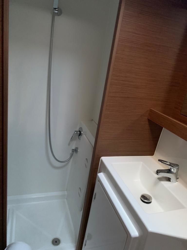 Lagoon 42 | Bright Sky