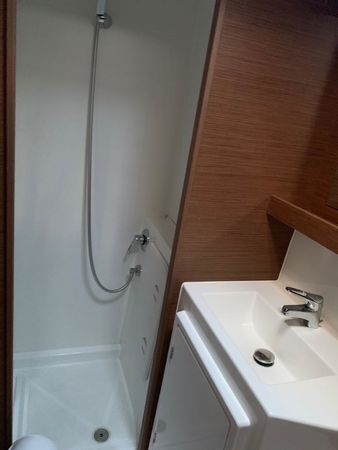 Lagoon 42 | Bright Sky