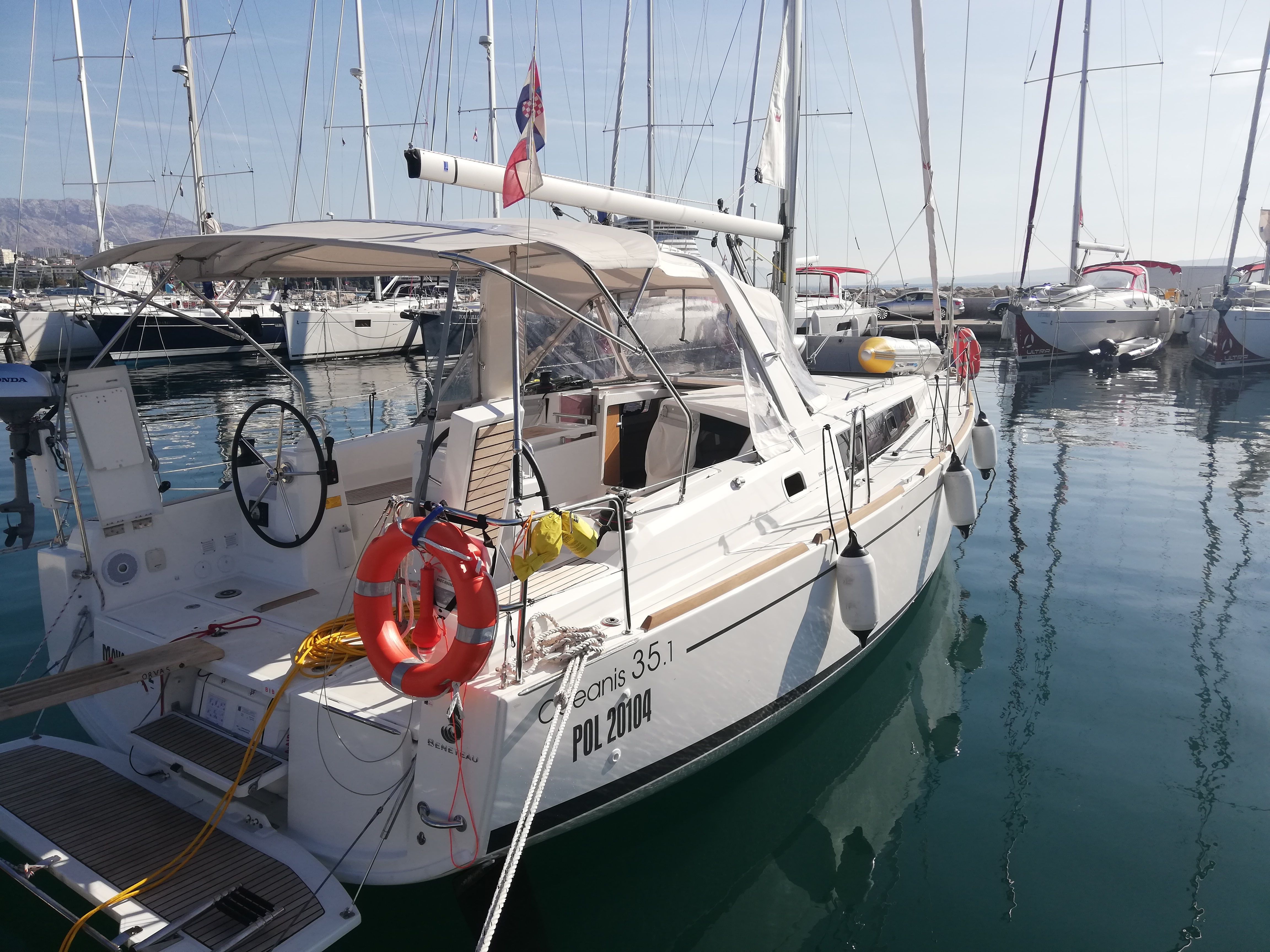 Beneteau Oceanis 35.1 | Maya Bay 2