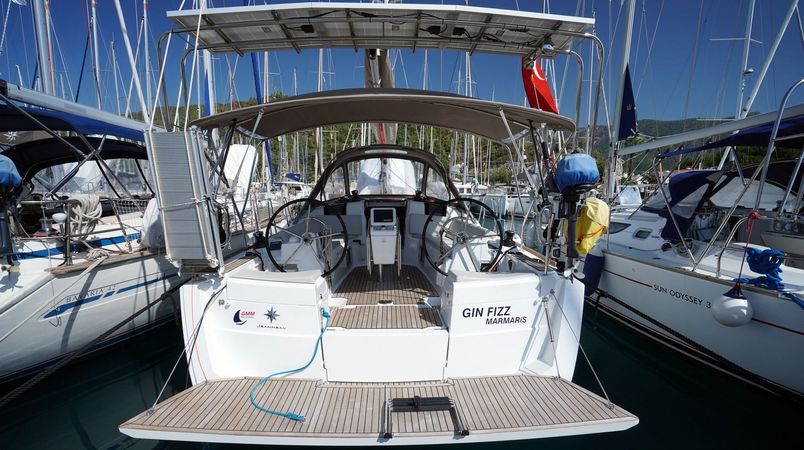 Jeanneau Sun Odyssey 389 | Gin Fizz