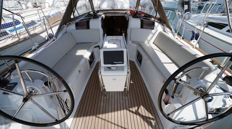 Jeanneau Sun Odyssey 389 | Gin Fizz
