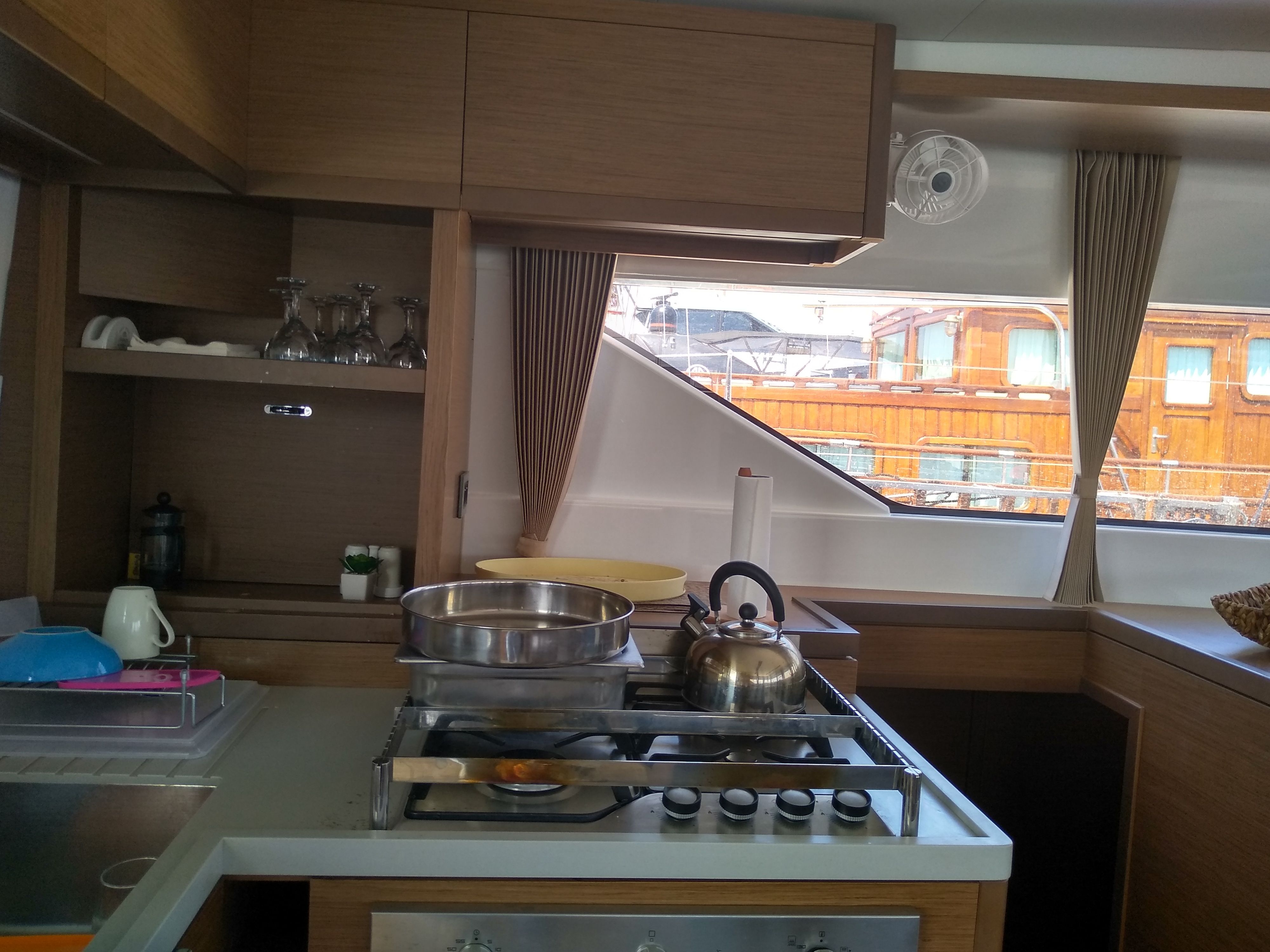 Lagoon 50 | Aeolian Myth