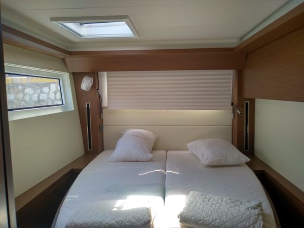 Lagoon 50 | Aeolian Myth