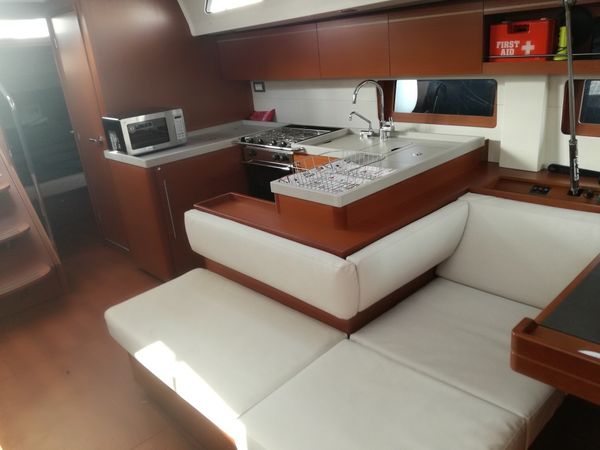 Beneteau Oceanis 51 | Aeolian Muse